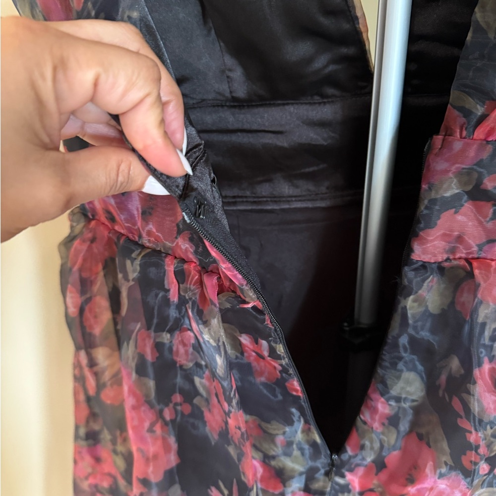 Lulus Floral V-Neck Maxi Dress - Picture 6 of 6